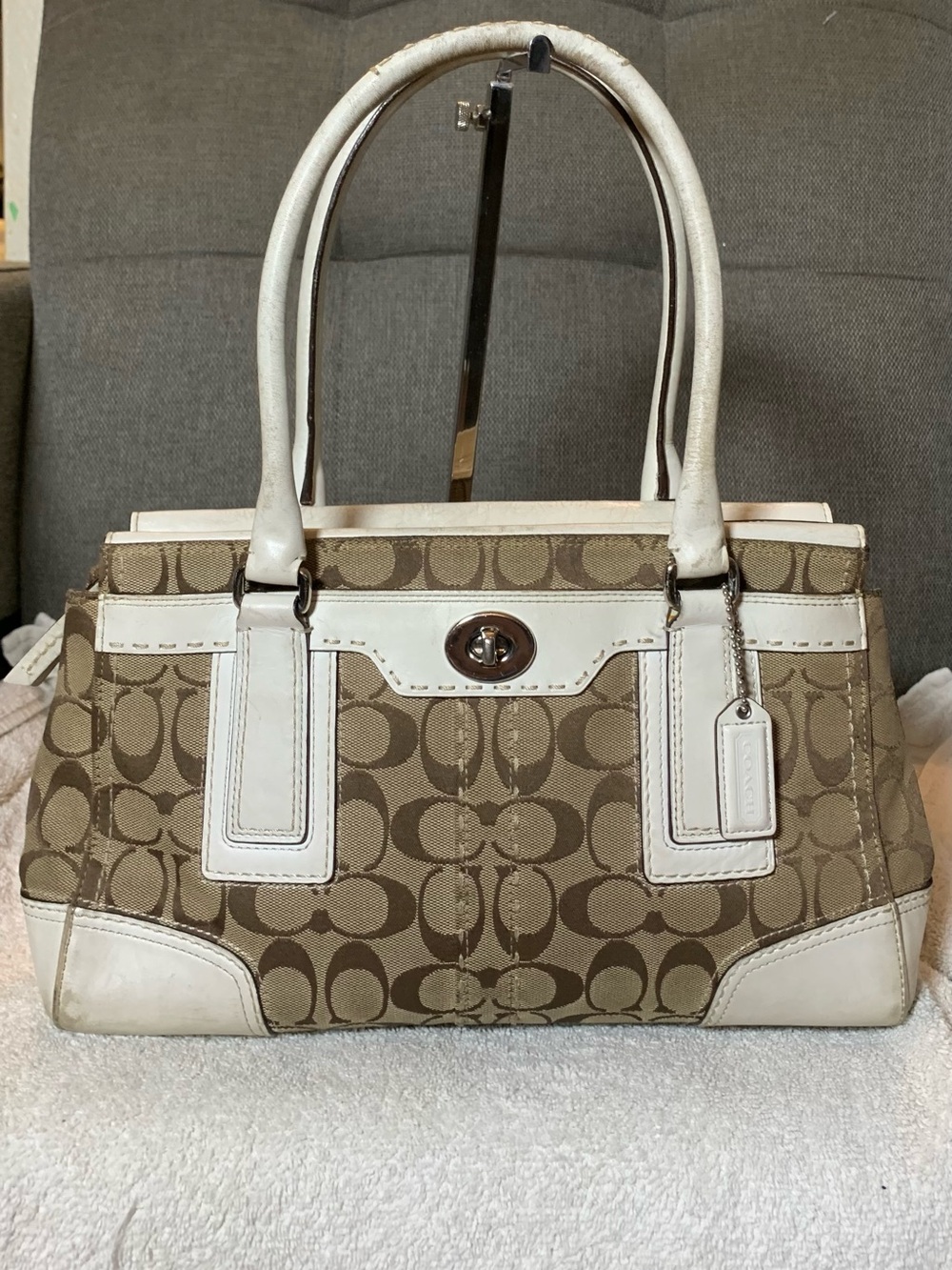 Guc Coach Signature Canvas Turnlock Tote - Gem